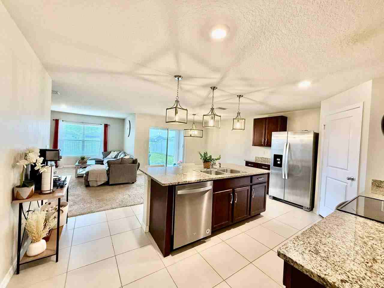 1026 Golden Shiner Ave - Photo 4 of 25