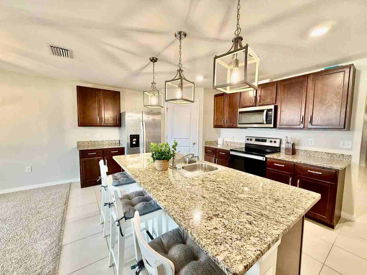 1026 Golden Shiner Ave - Photo 6 of 25