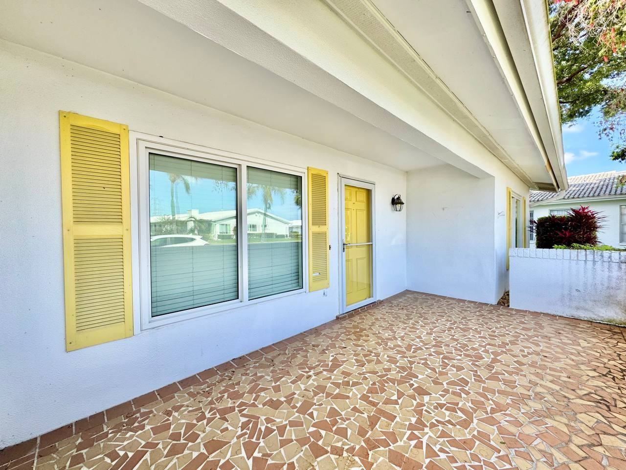 3490 Mainlands Blvd S - Photo 4 of 39