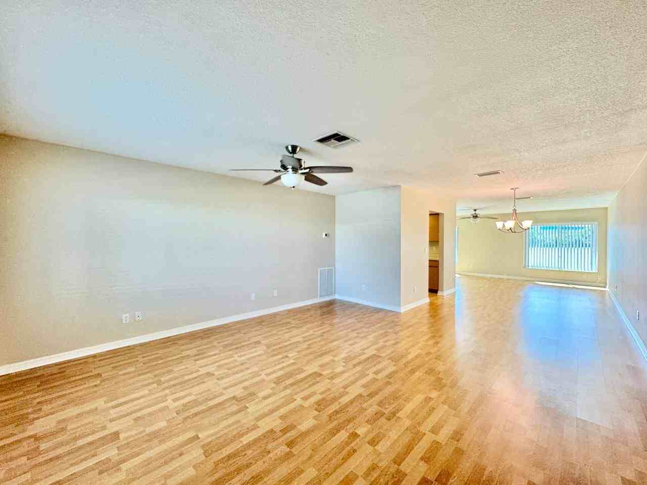 3490 Mainlands Blvd S - Photo 6 of 39