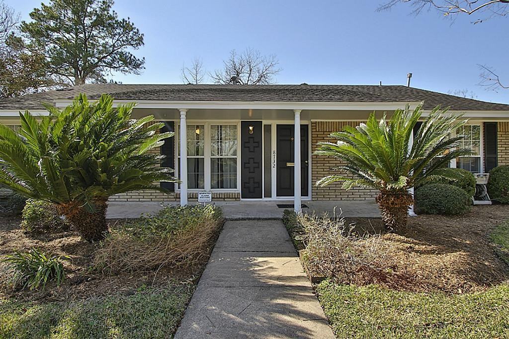 8732 Robindell Dr - Photo 3 of 32