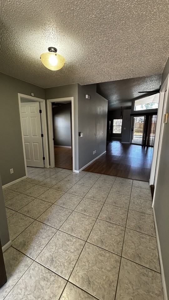 24139 Twin Ct - Photo 3 of 37