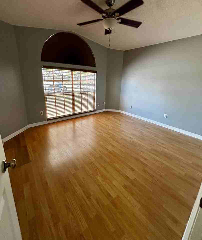 24139 Twin Ct - Photo 5 of 37