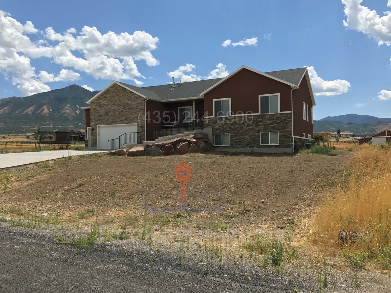 1815 Spring Meadow Dr - Photo 2 of 5
