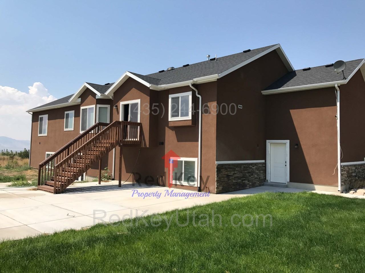 1815 Spring Meadow Dr - Photo 3 of 5