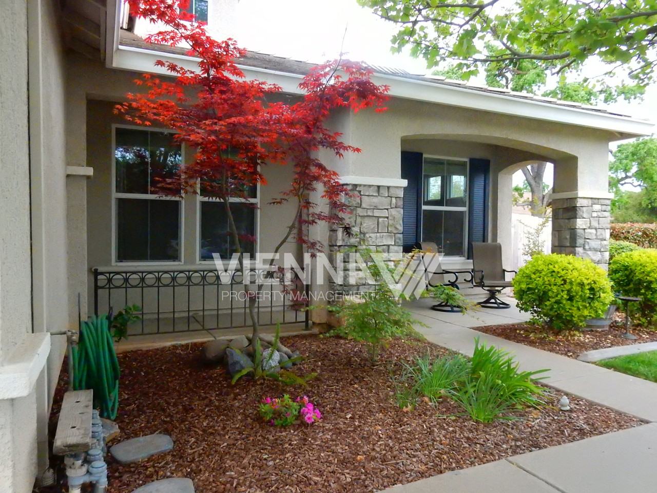 550 Davenport Way - Photo 2 of 29