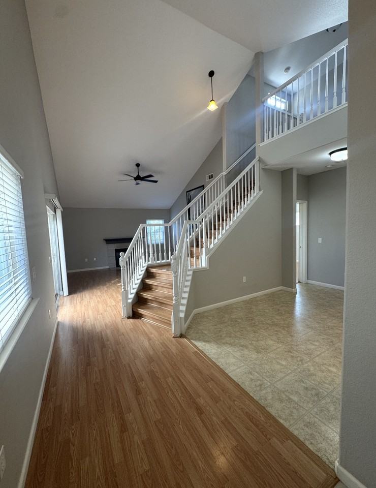 1318 Robinson Ln - Photo 3 of 28