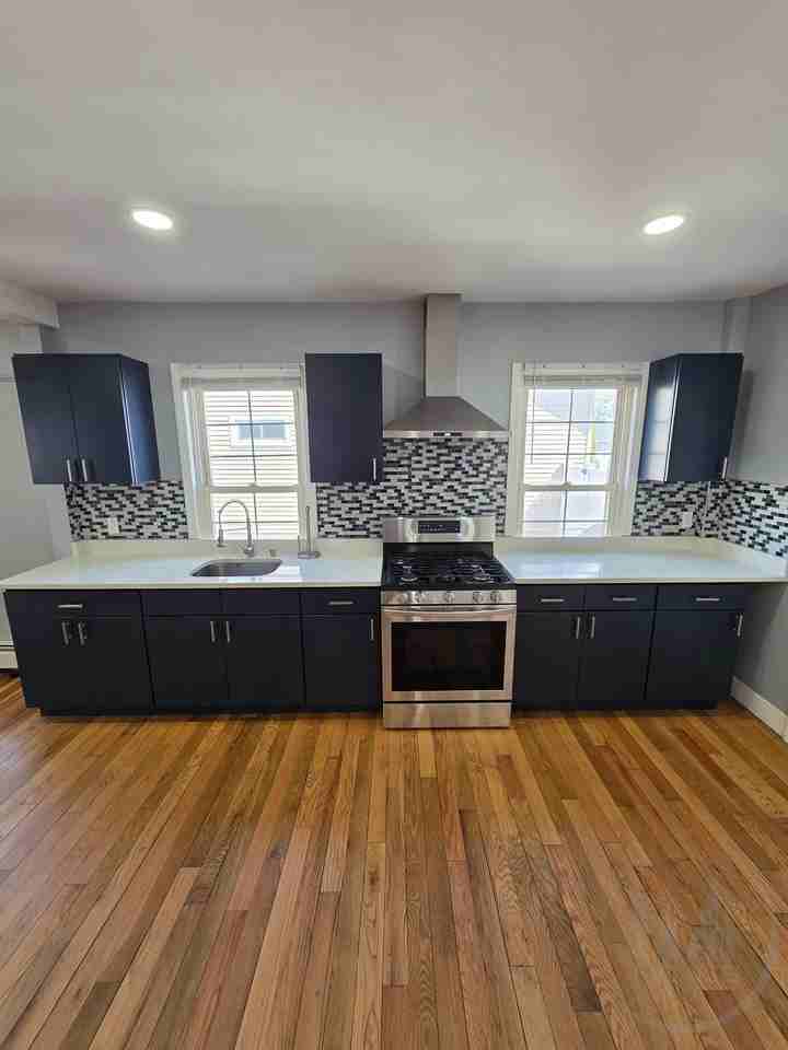 329-331 Mowry St - Photo 3 of 10