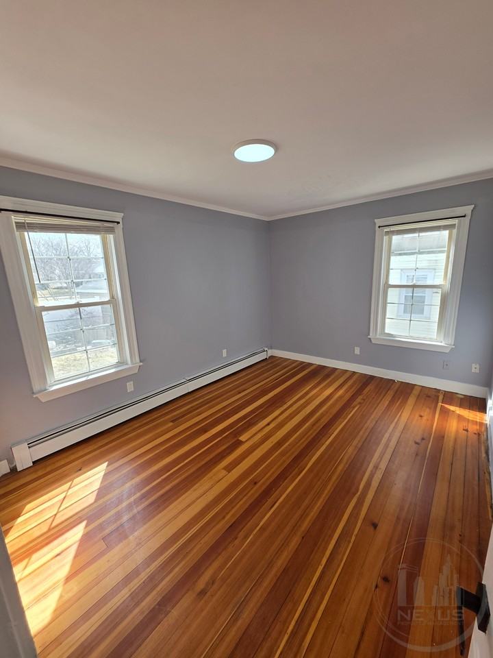 329-331 Mowry St - Photo 5 of 10