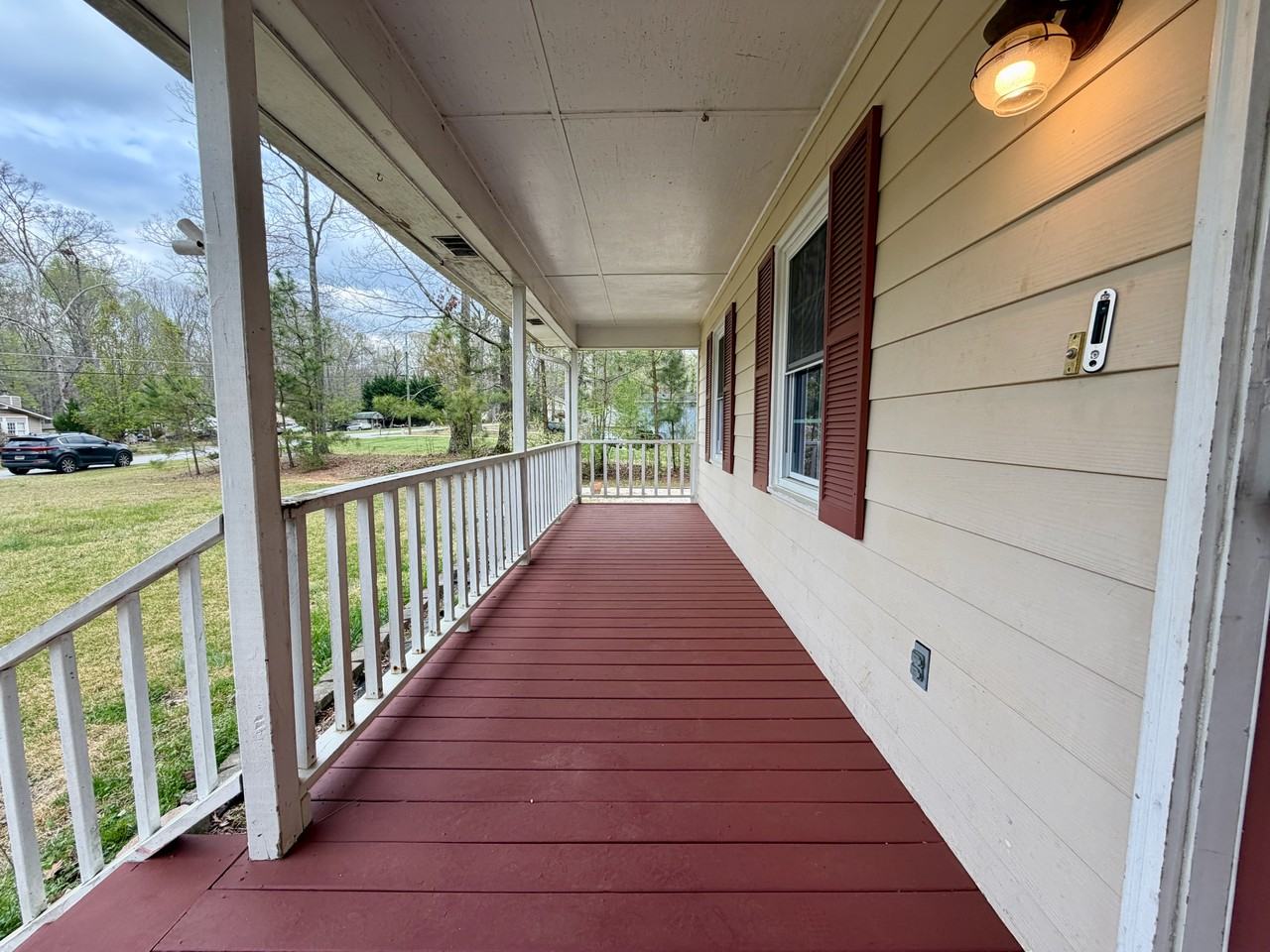 130 Tyler Ln - Photo 3 of 32