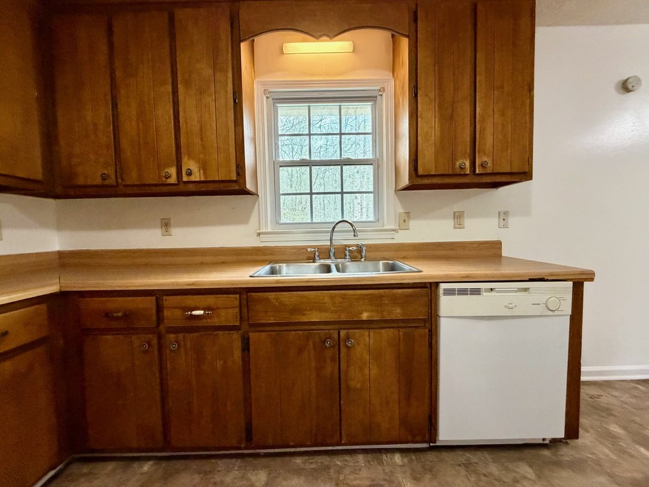 130 Tyler Ln - Photo 5 of 32