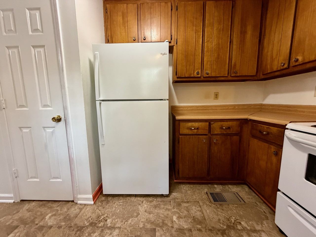 130 Tyler Ln - Photo 6 of 32