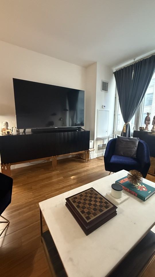 330 W 39th St #7H - Photo 2 of 9