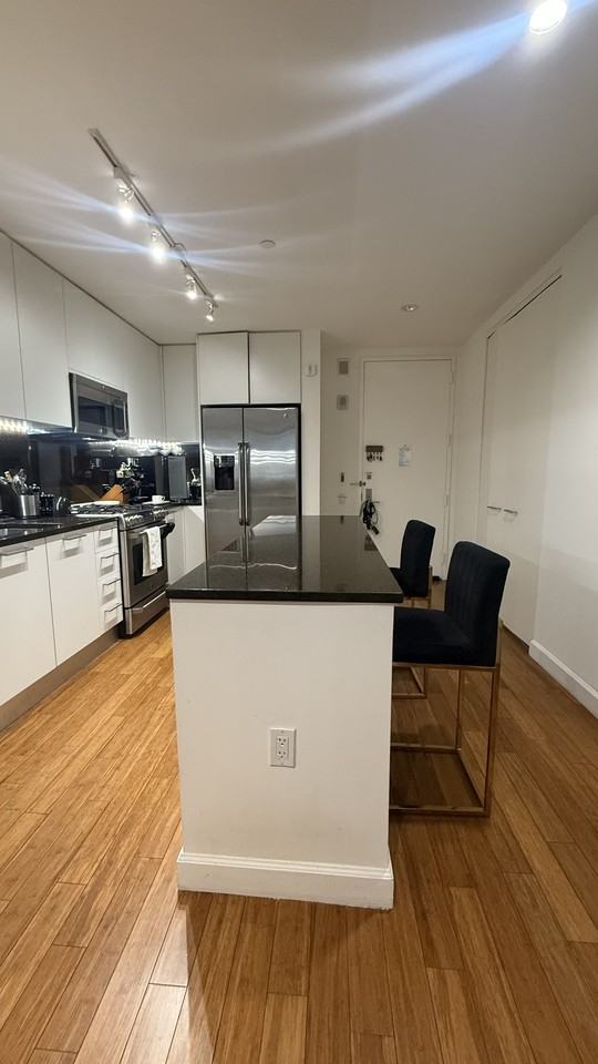 330 W 39th St #7H - Photo 3 of 9