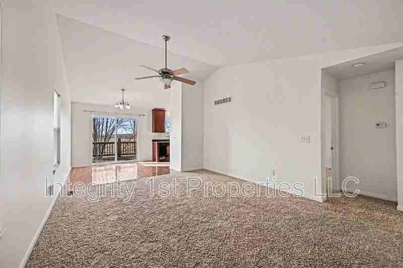 3645 Nw 84th Ter - Photo 5 of 18