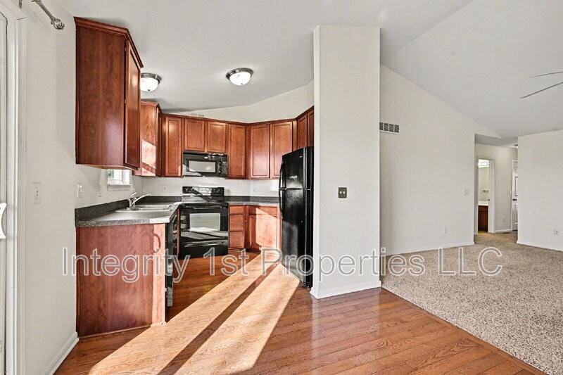 3645 Nw 84th Ter - Photo 7 of 18