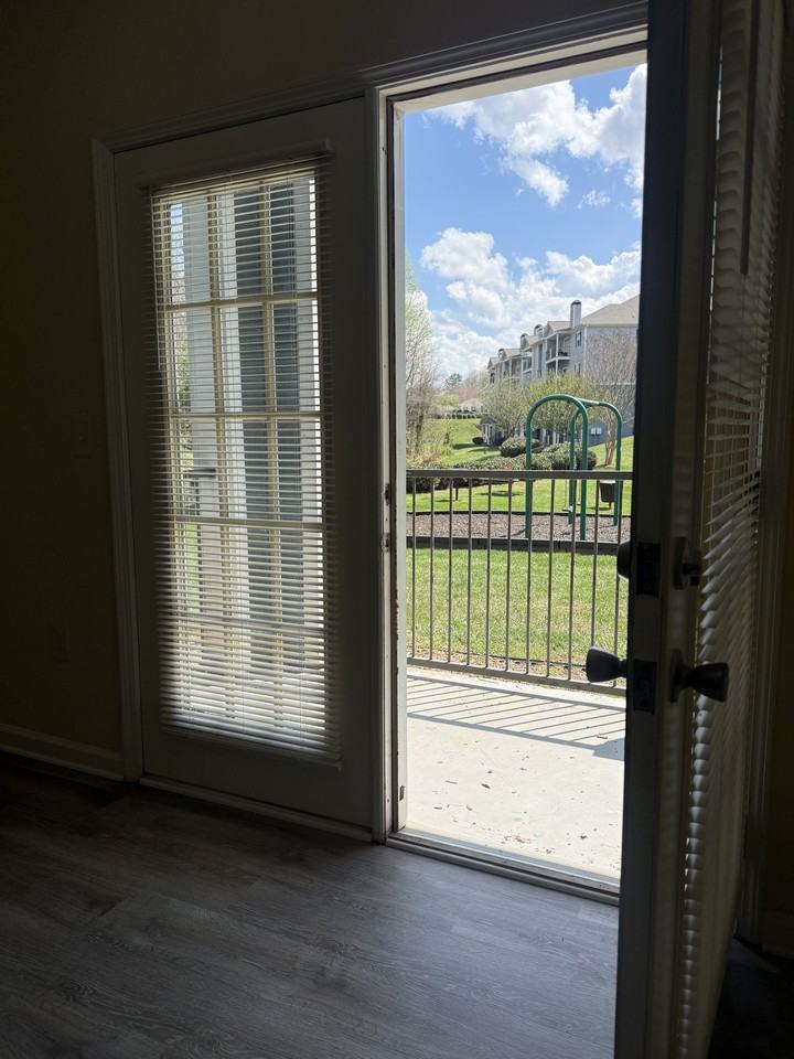 800 Vista Lake Dr #4 - Photo 2 of 15