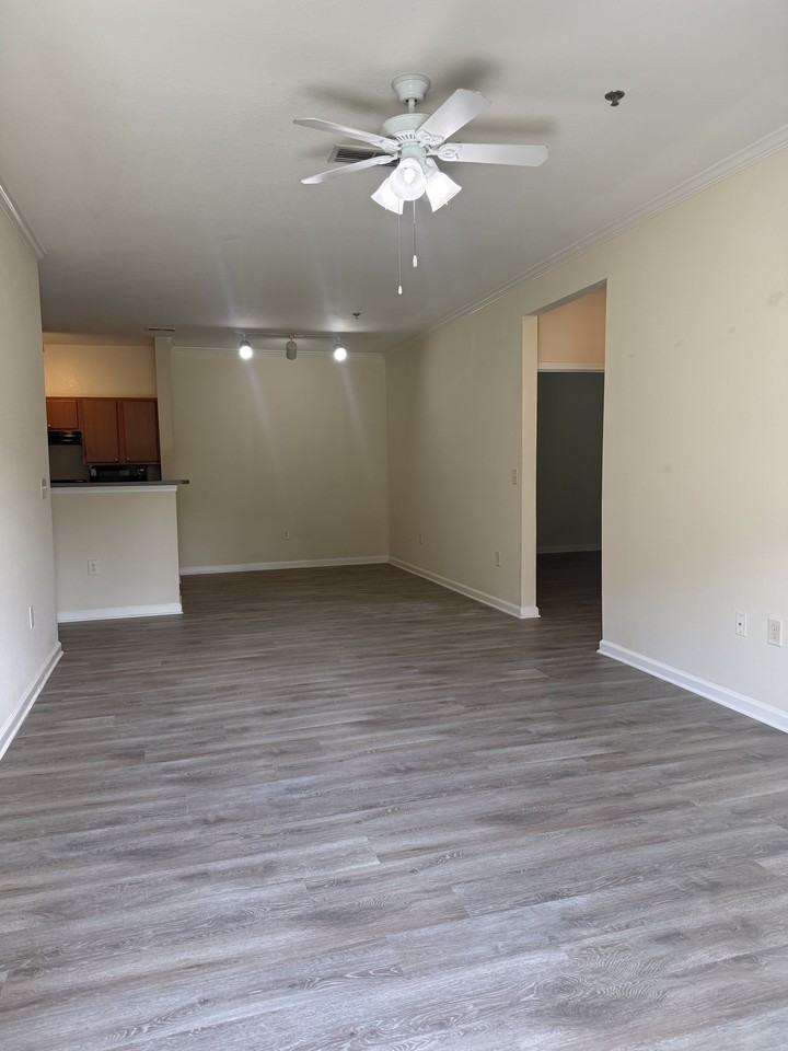 800 Vista Lake Dr #4 - Photo 4 of 15