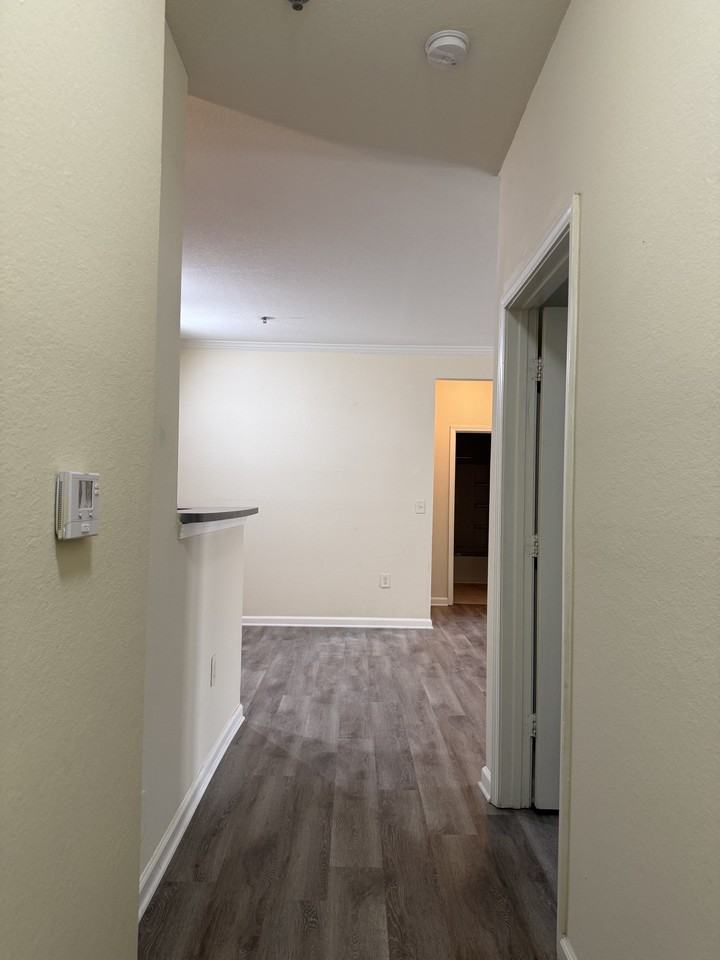 800 Vista Lake Dr #4 - Photo 5 of 15