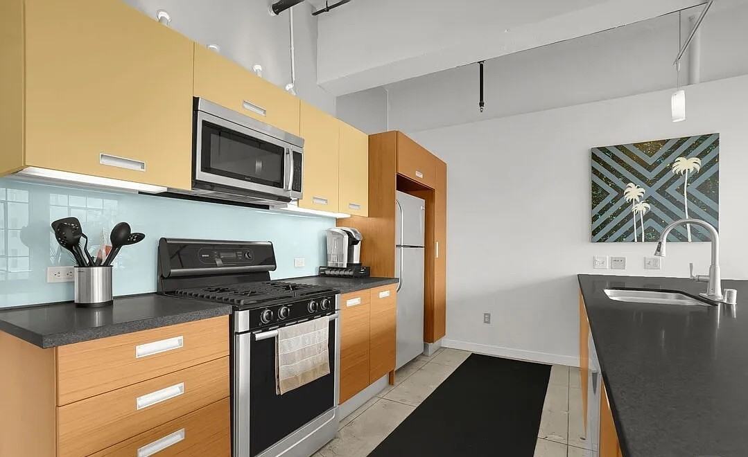 746 S Los Angeles St - Photo 3 of 6