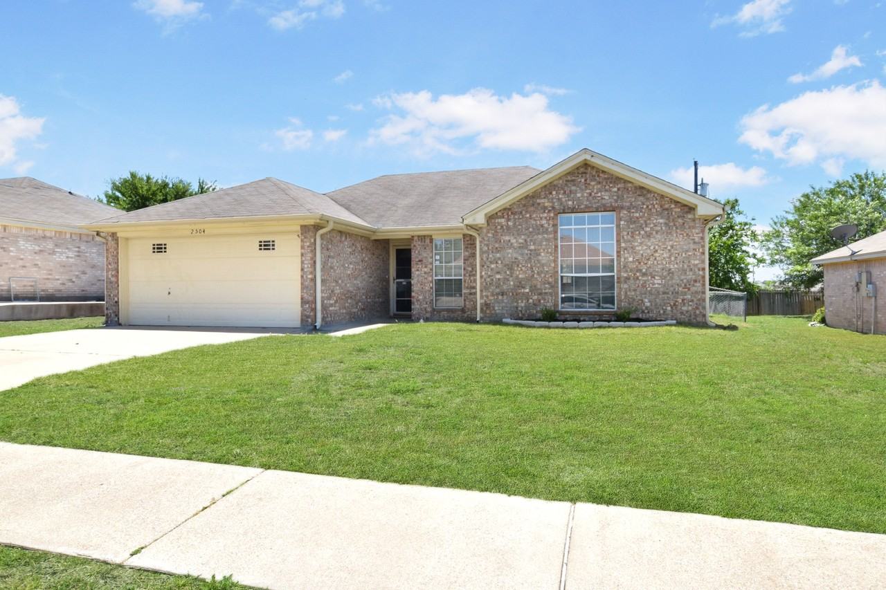 2504 Edgefield St - Photo 3 of 16