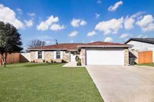 featured image of 2307 Traverse Dr