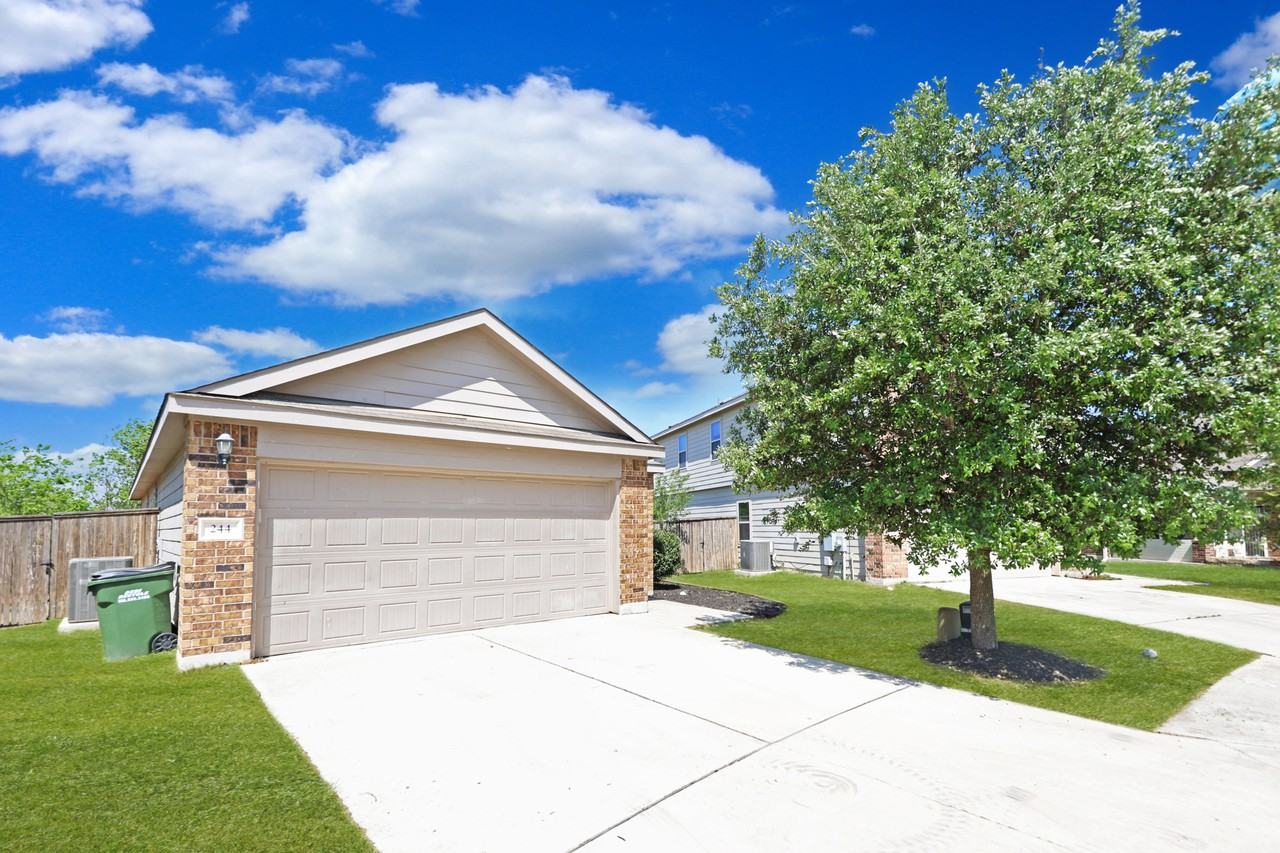 244 Circle Way #18E - Photo 2 of 22