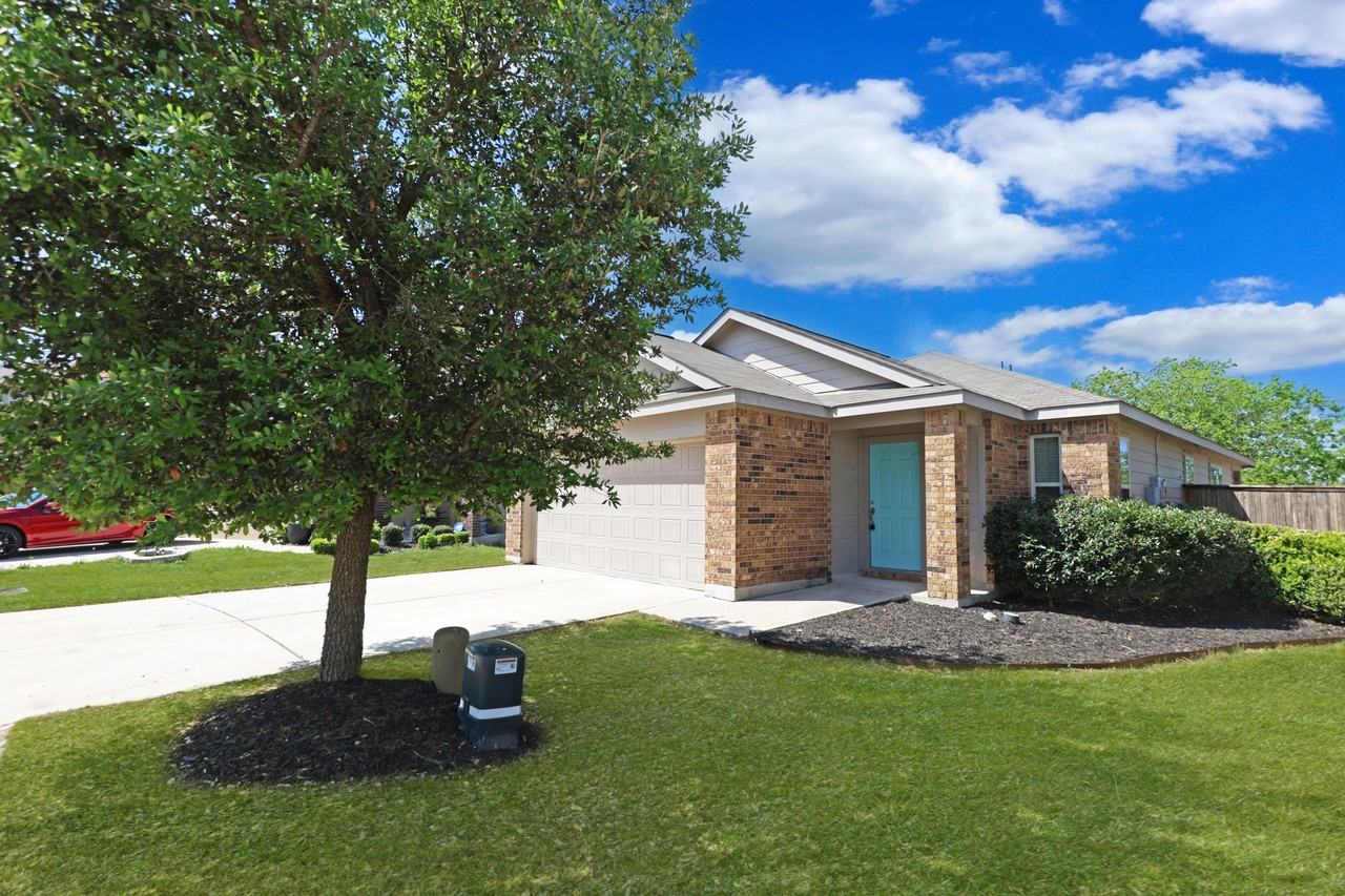 244 Circle Way #18E - Photo 3 of 22