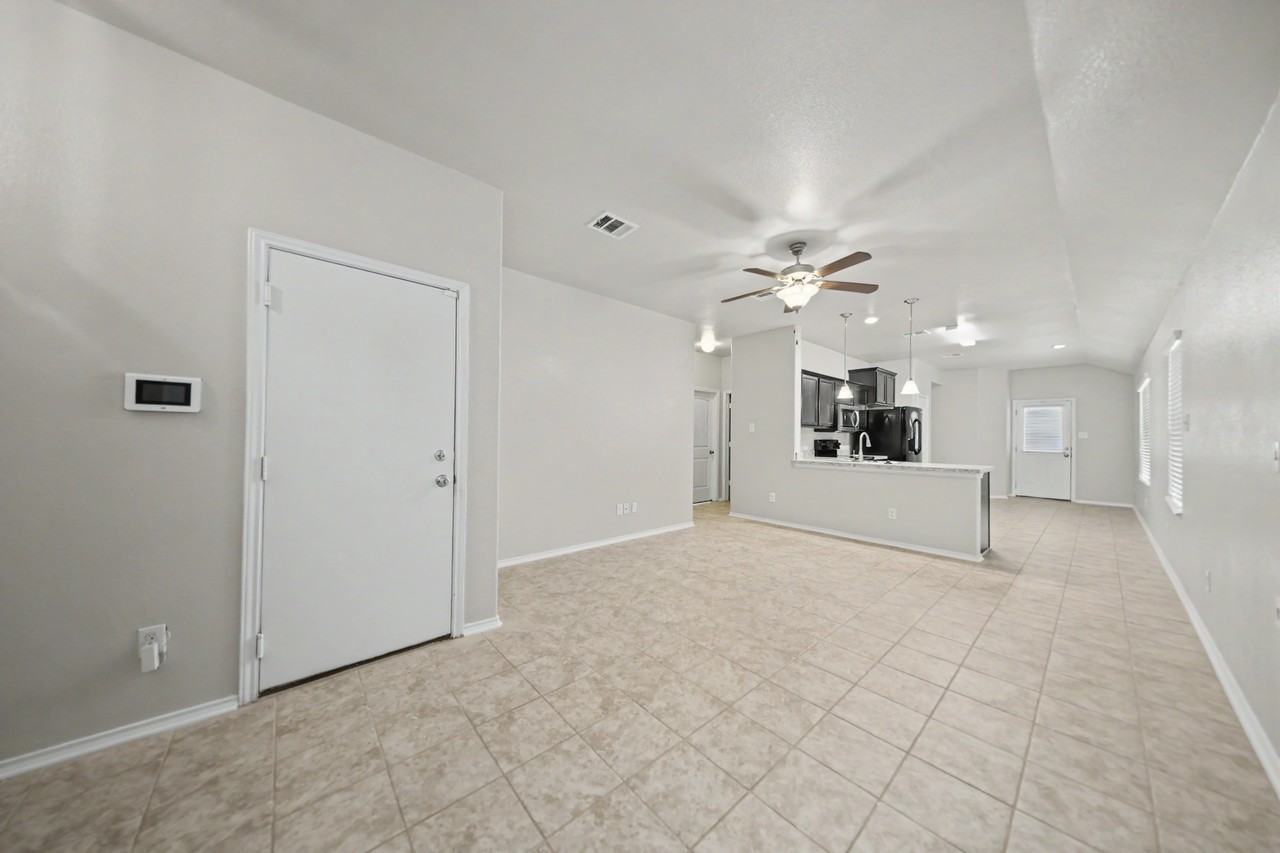 244 Circle Way #18E - Photo 7 of 22