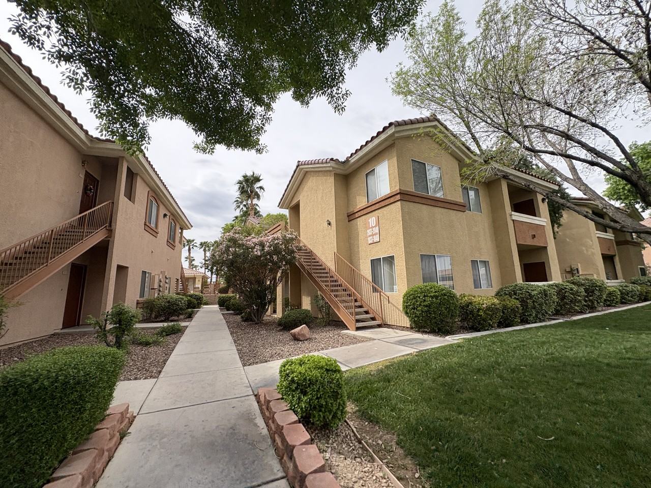 1050 E Cactus Ave #1089 - Photo 2 of 20