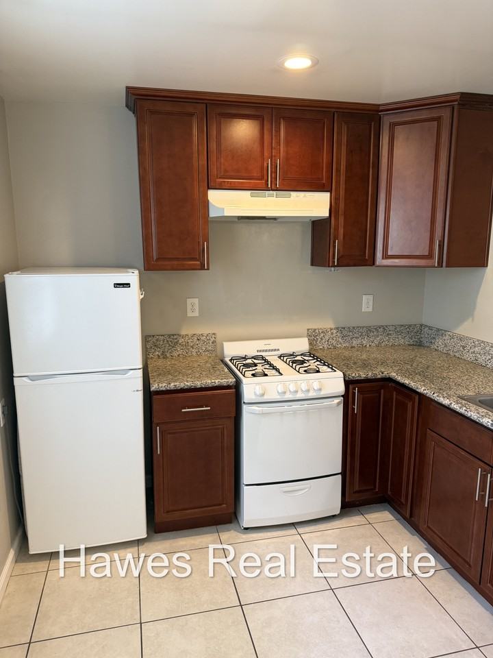 442 1/2 E Arrow Hwy #B - Photo 6 of 8