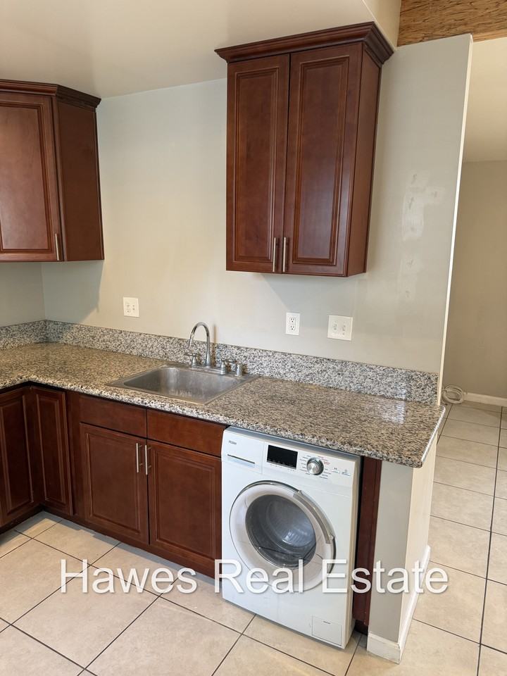 442 1/2 E Arrow Hwy #B - Photo 7 of 8