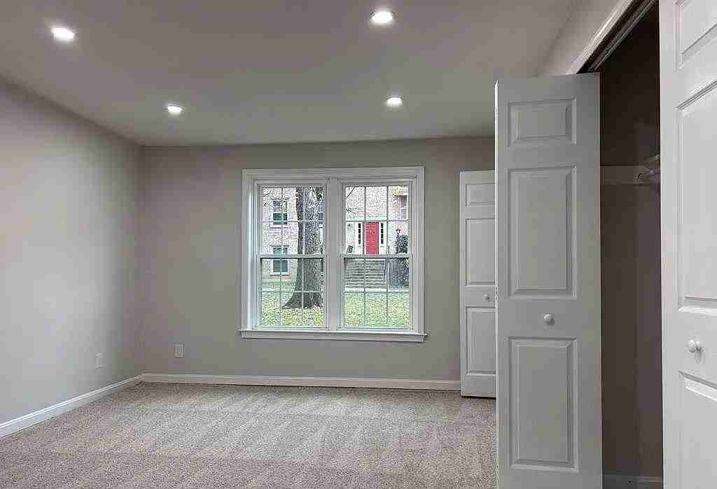 6018 Westchester Park Dr - Photo 2 of 7