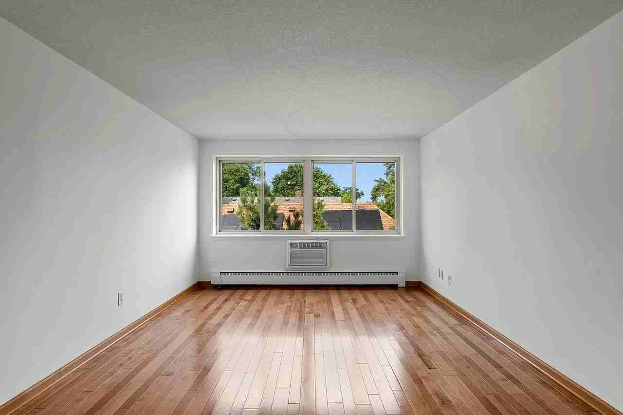 4400 Upton Ave S - Photo 4 of 8