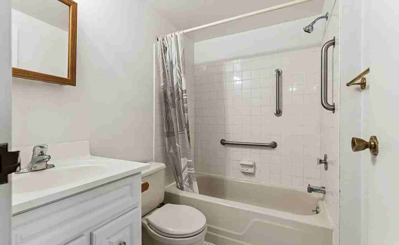 501 N Providence Rd - Photo 2 of 9