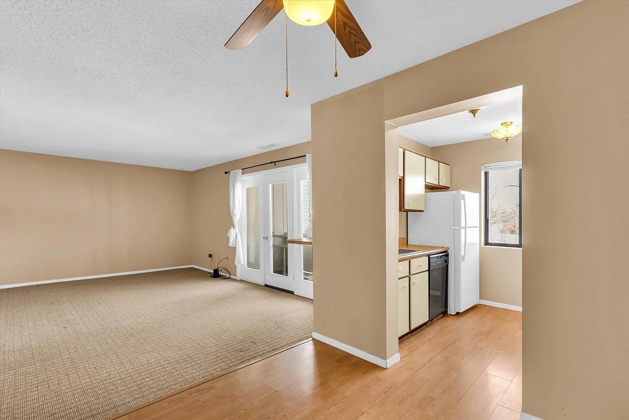 1901 Melrose Dr - Photo 3 of 12