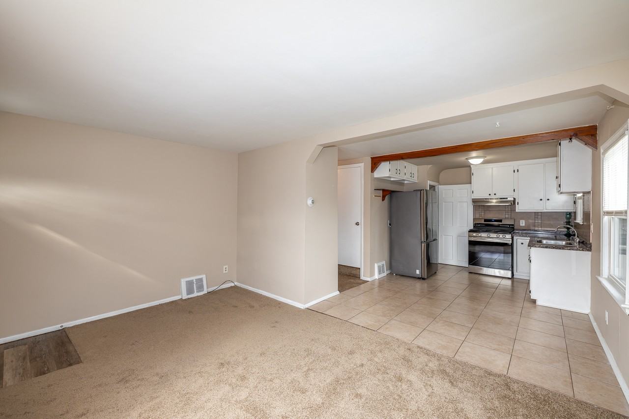 5409 Hollywood Ave - Photo 3 of 23