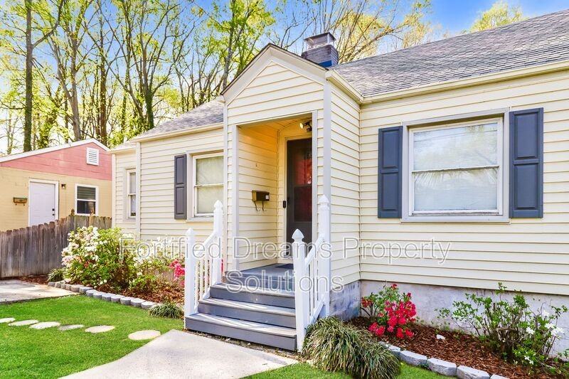 2203 Maywood St - Photo 2 of 26