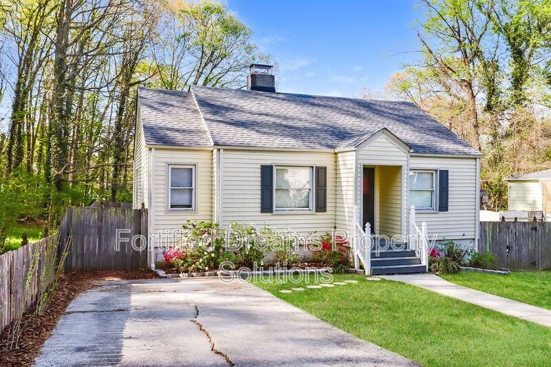 2203 Maywood St - Photo 3 of 26