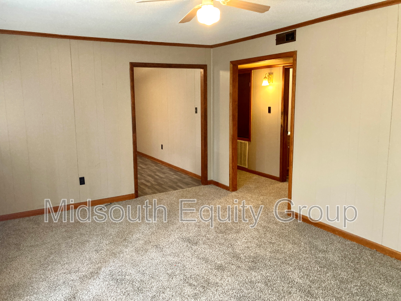 106 Parkburg Rd - Photo 2 of 14