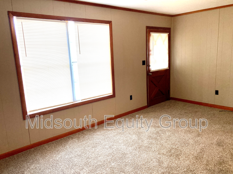 106 Parkburg Rd - Photo 3 of 14