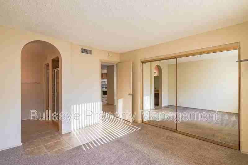 18624 N 93rd Ave - Photo 6 of 30