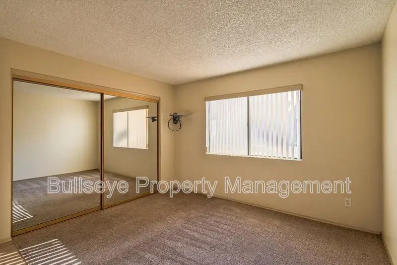 18624 N 93rd Ave - Photo 7 of 30