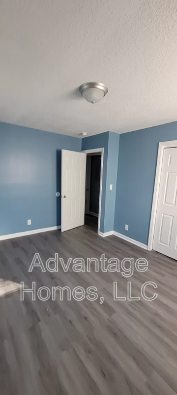 744 N 70th St - Photo 2 of 15