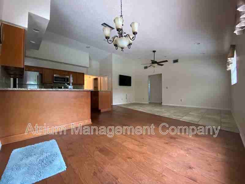 167 Briarwood Dr - Photo 2 of 12