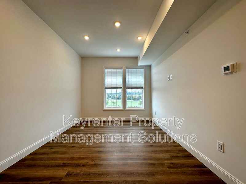 3445 Lee Hwy #210 - Photo 3 of 11