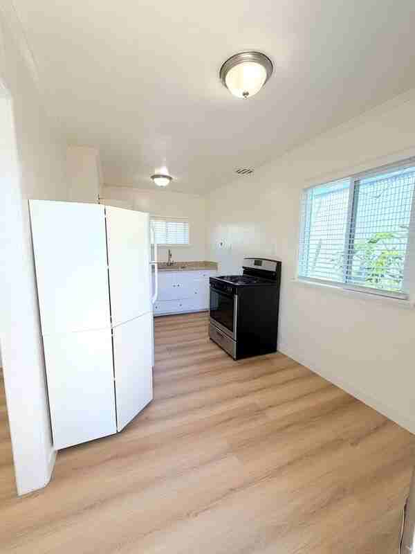 1732 Cabrillo Ave #C - Photo 4 of 11