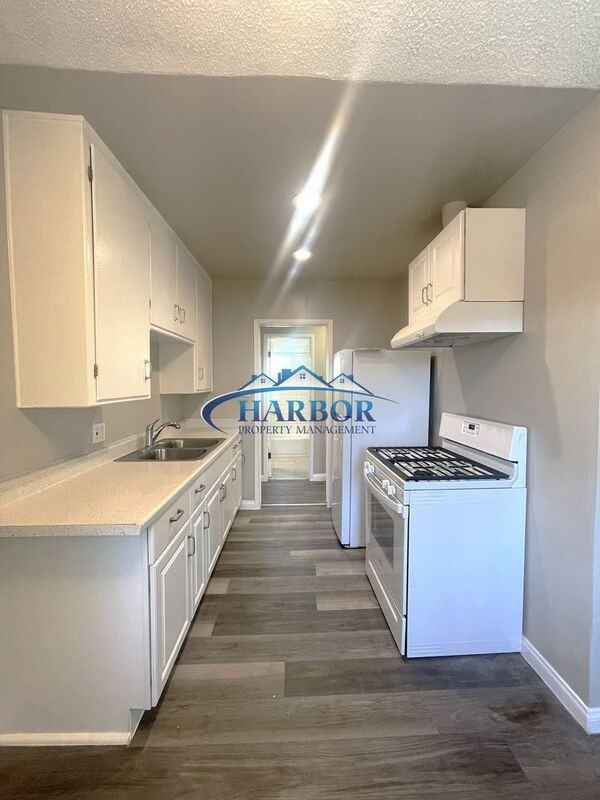 1388 Martin Luther King Jr Ave #7 - Photo 4 of 8