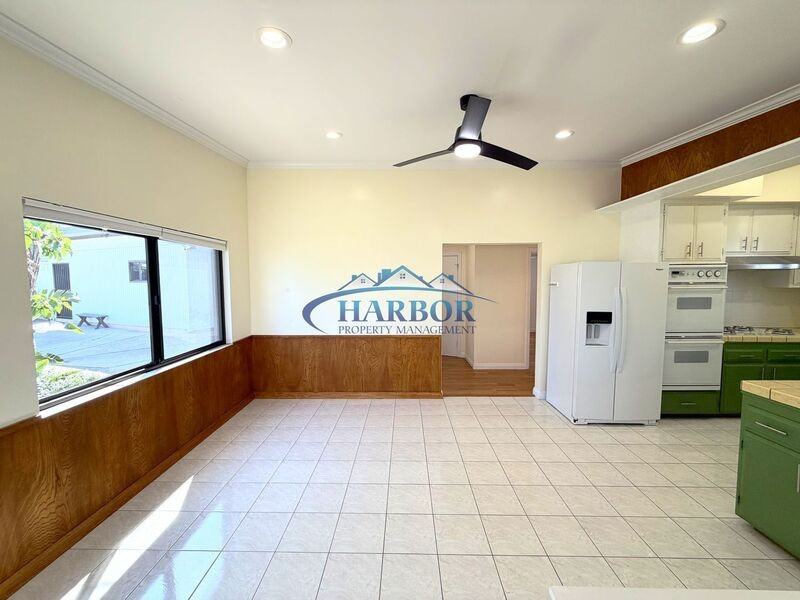 827 W 22nd St - Photo 7 of 19