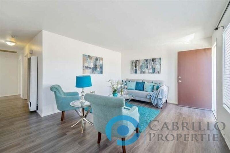 4523 Winona Ave #B - Photo 3 of 11